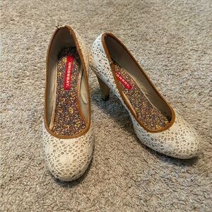 UNIONBAY Cream Textured Heels